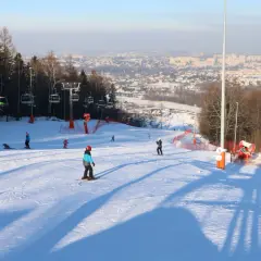 Stok narciarski w Bielsku-Białej: ceny, trasy i najlepsze godziny na jazdę