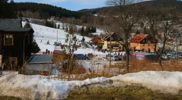 Wyciągi narciarskie w Szklarskiej Porębie: ceny, trasy i najlepsze warunki na stoku