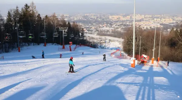 Stok narciarski w Bielsku-Białej: ceny, trasy i najlepsze godziny na jazdę